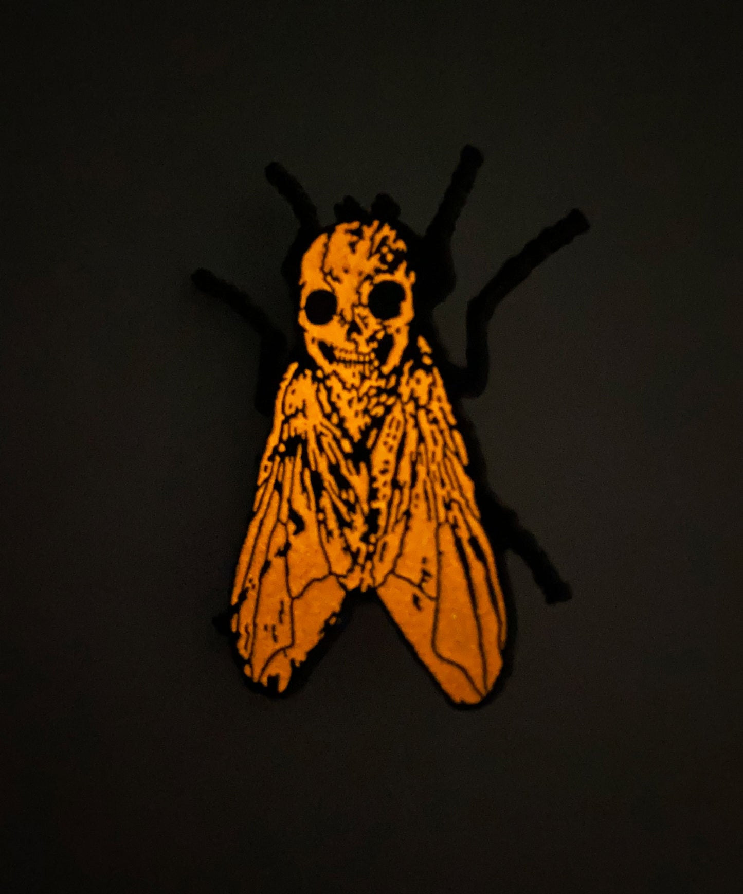 Glowfly Orange, Pin